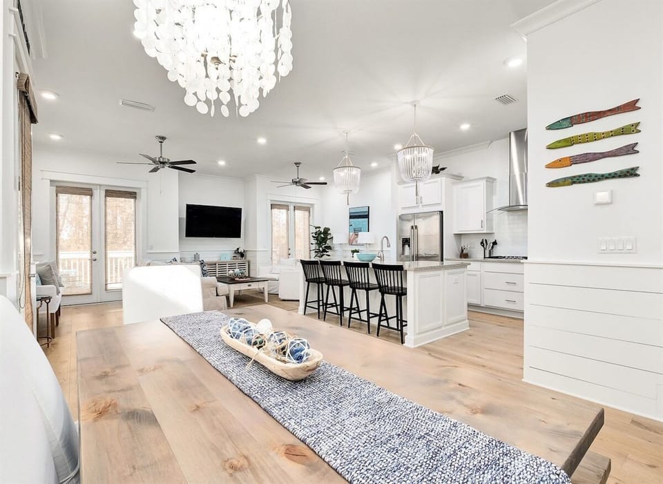 Timeless coastal design. Perfectly clean to provide a calm and relaxing stay on 30A.