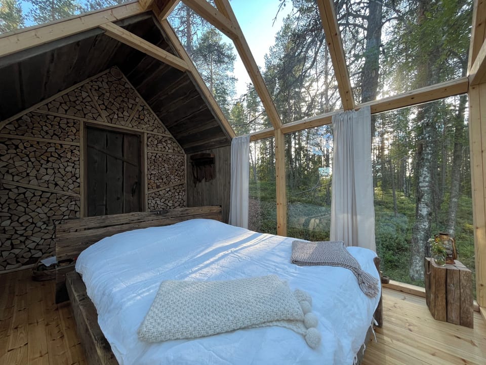 Panoramic Tree House | Frette Italian sheets, premium bedding, down comforters, pillowtop beds