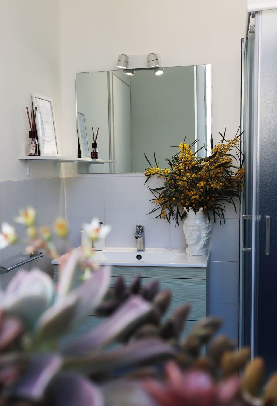 Comfort Double Room | Bathroom | Shower, rainfall showerhead, hair dryer, bidet