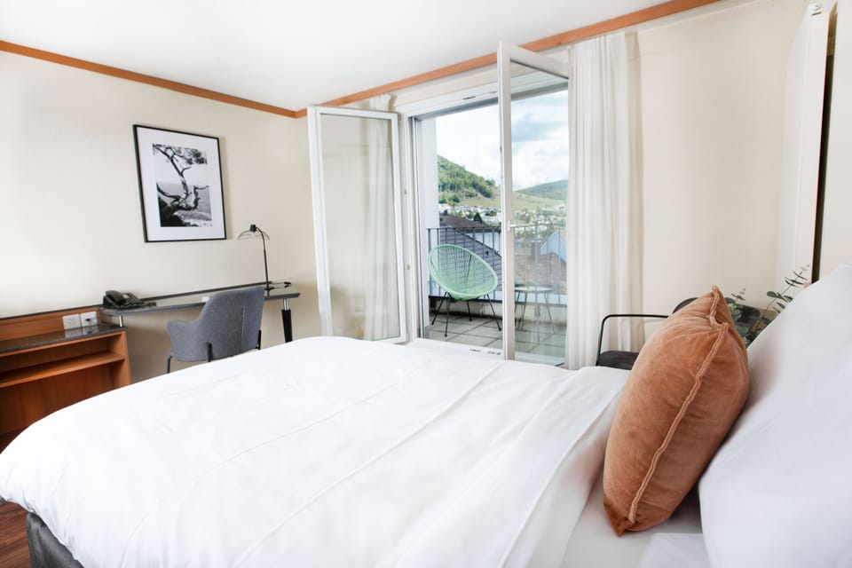 Superior Single Room, Balcony | In-room safe, desk, soundproofing, iron/ironing board