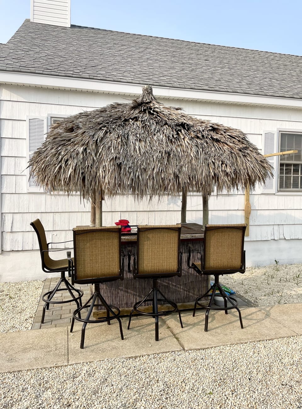 Back Yard Tiki Bar & ring toss game 