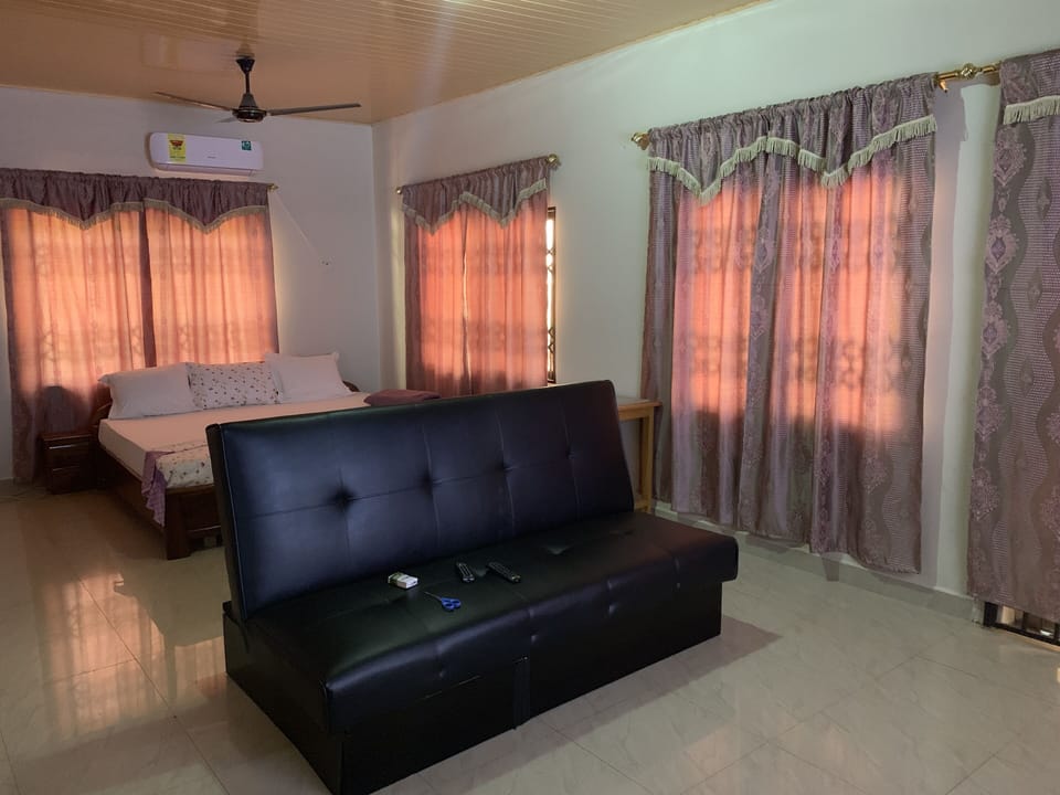 Superior Single Room, 1 King Bed | Iron/ironing board (on request), WiFi (free), bed sheets