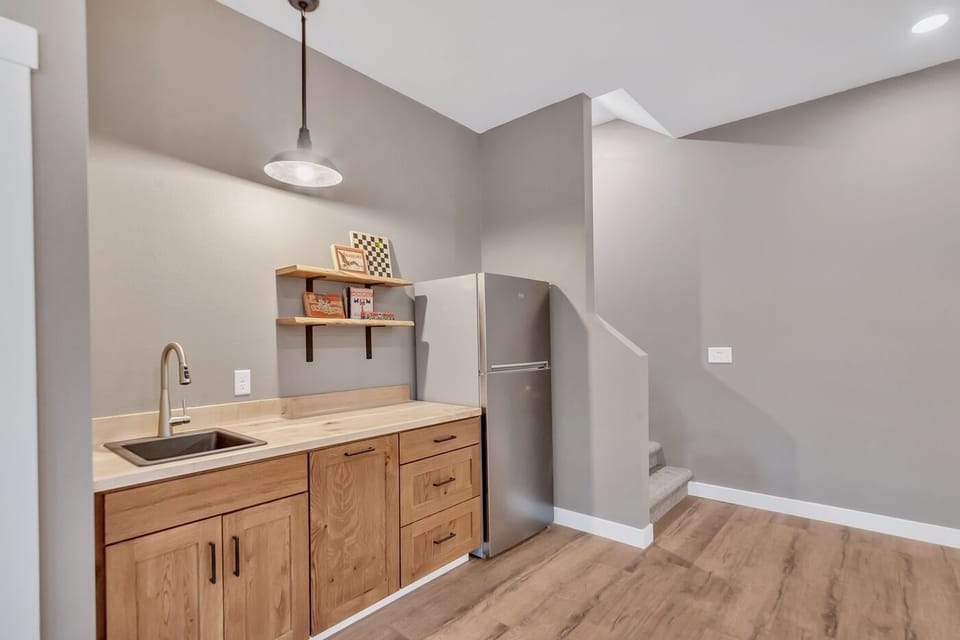 Family Room Wet Bar Lower Level