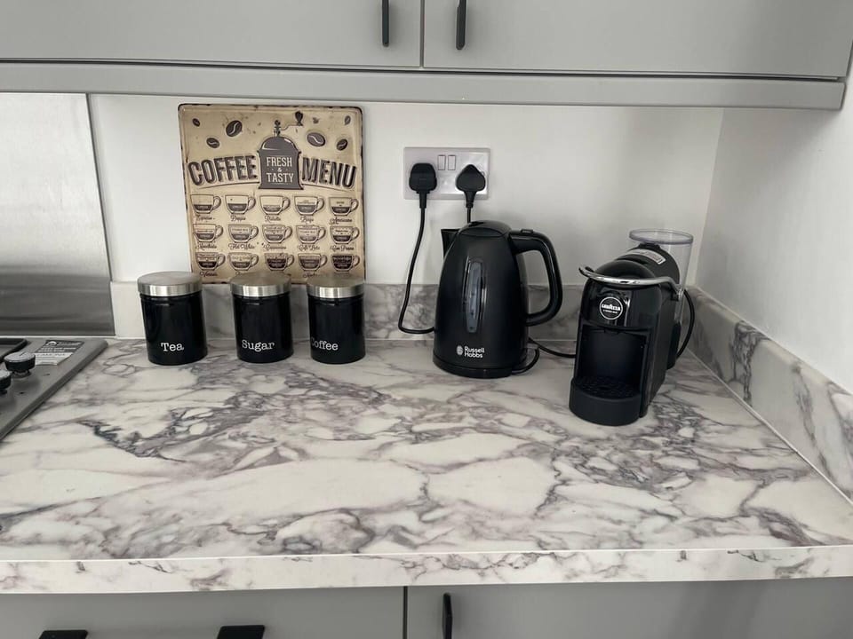 House | Private kitchen | Fridge, microwave, oven, stovetop