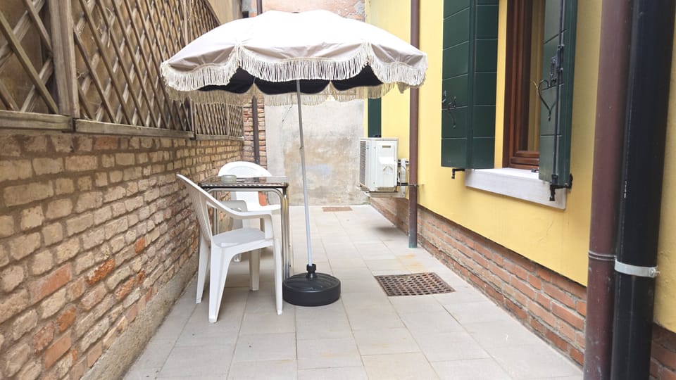 private breakfast external area