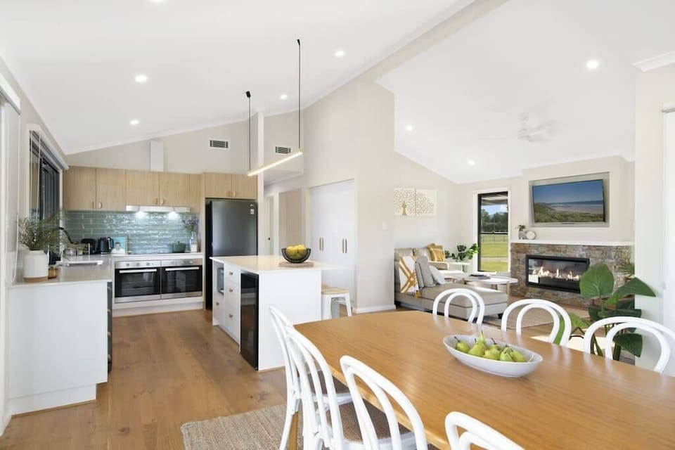 Kitchen, Dining, Lounge