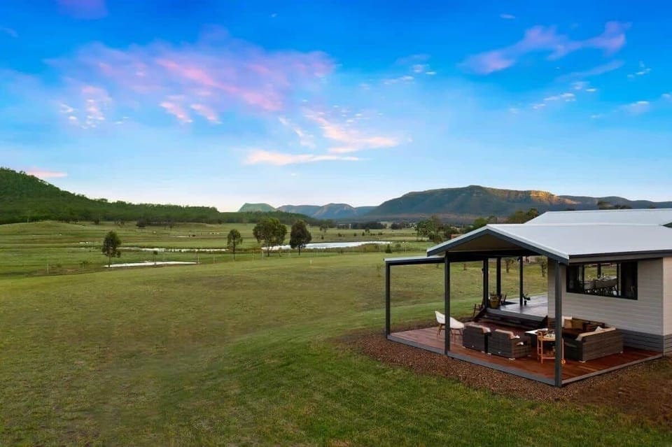 House luxury hunter valley open lounge deck mountain view