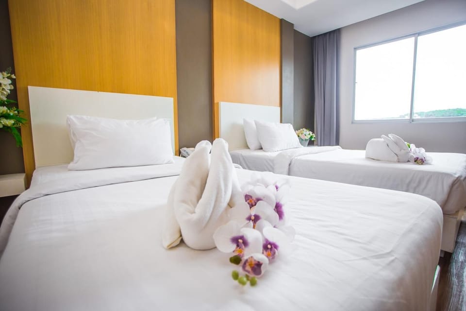 Premium bedding, in-room safe, rollaway beds (surcharge), WiFi (free)