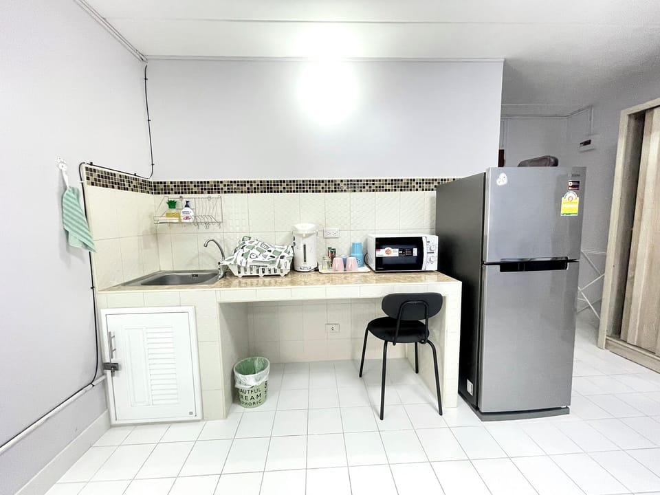 Room | In-room dining