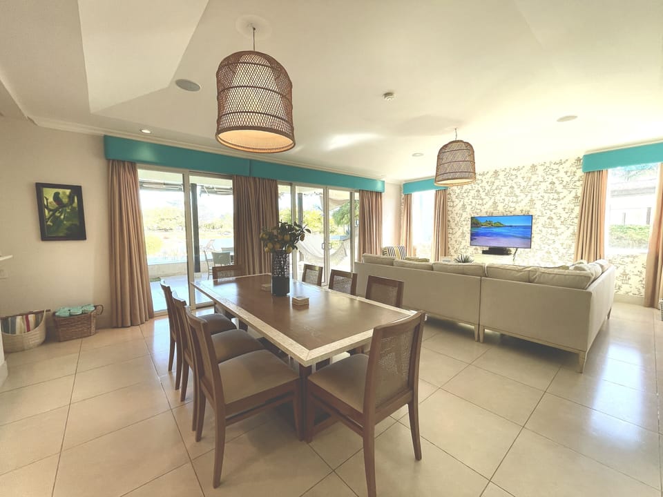 Dining room / Comedor  