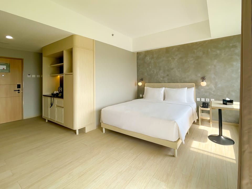 Minibar, desk, iron/ironing board, free WiFi