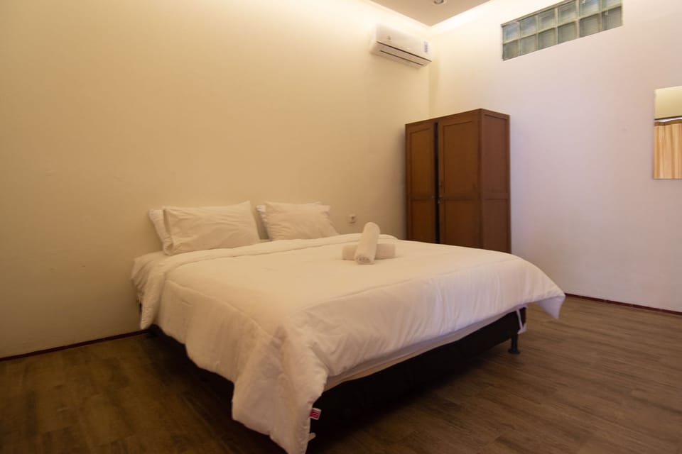 Deluxe Double Room | Soundproofing, rollaway beds, free WiFi, bed sheets