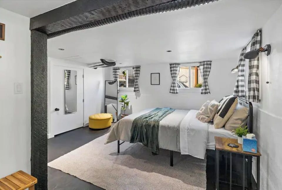 Bedroom 3, basement 