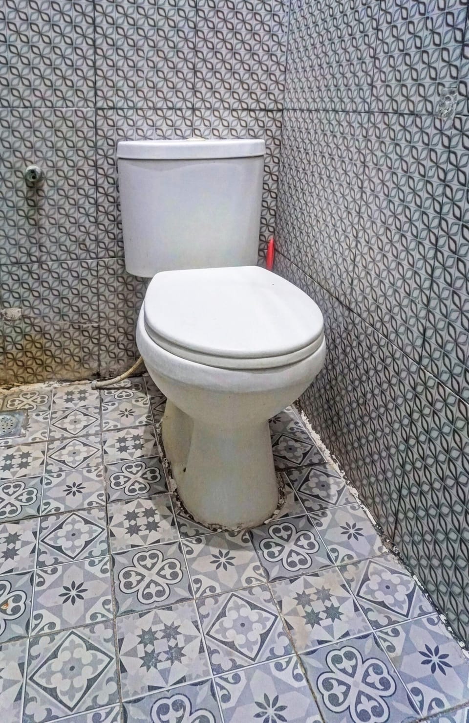 Deluxe Double Room | Bathroom | Shower, rainfall showerhead, towels, toilet paper