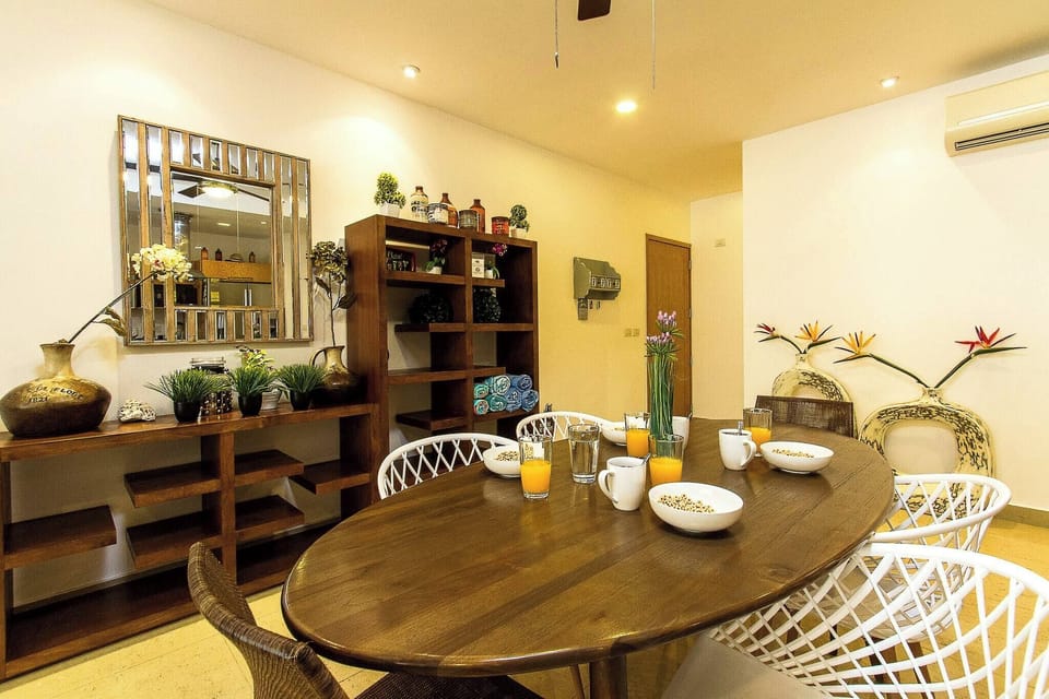 Apartment, 2 Bedrooms, Accessible | Dining