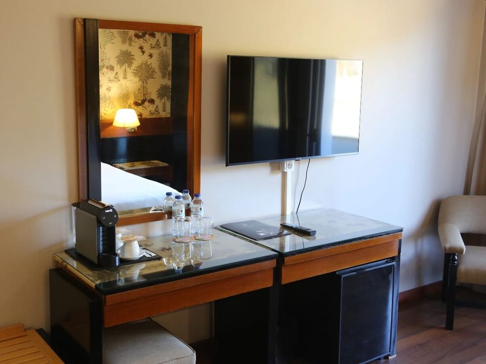 Superior Double Room, 1 Double Bed, Non Smoking, City View | Free WiFi, bed sheets