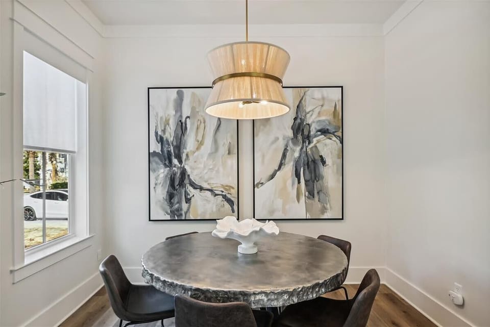 Dining Area - Seating for 6