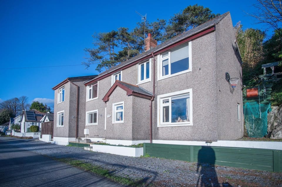 Maytree Cottage - 4 Bedroom Holiday Home - Tenby (13056)