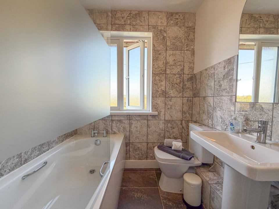 Maytree Cottage - 4 Bedroom Holiday Home - Tenby (28114)
