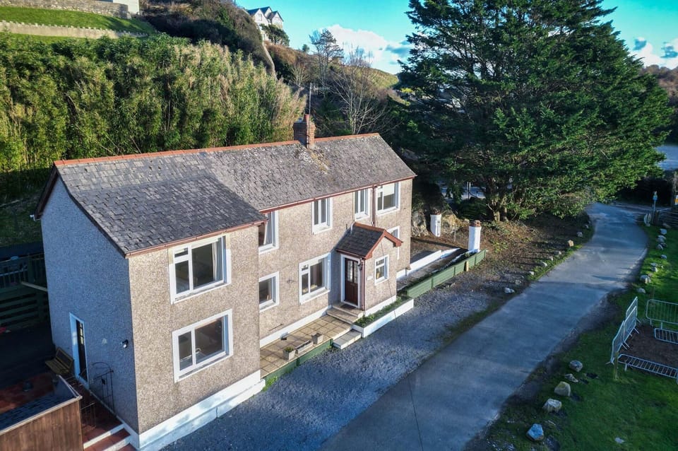 Maytree Cottage - 4 Bedroom Holiday Home - Tenby (28095)