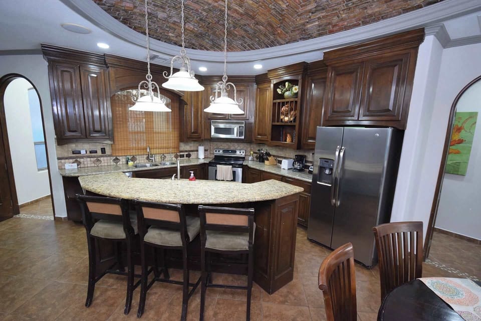 Kitchen with Bar