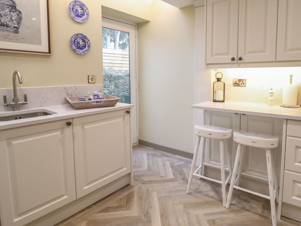 Cottage | Private kitchen | Fridge, dishwasher, electric kettle, toaster