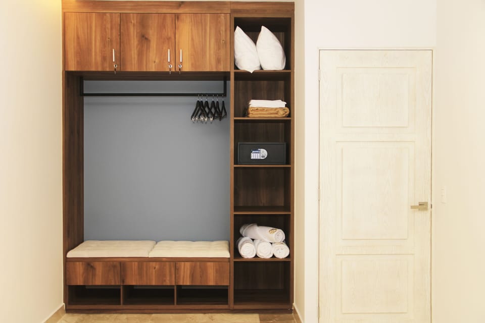 Presidential Suite | Premium bedding, in-room safe, laptop workspace, blackout drapes