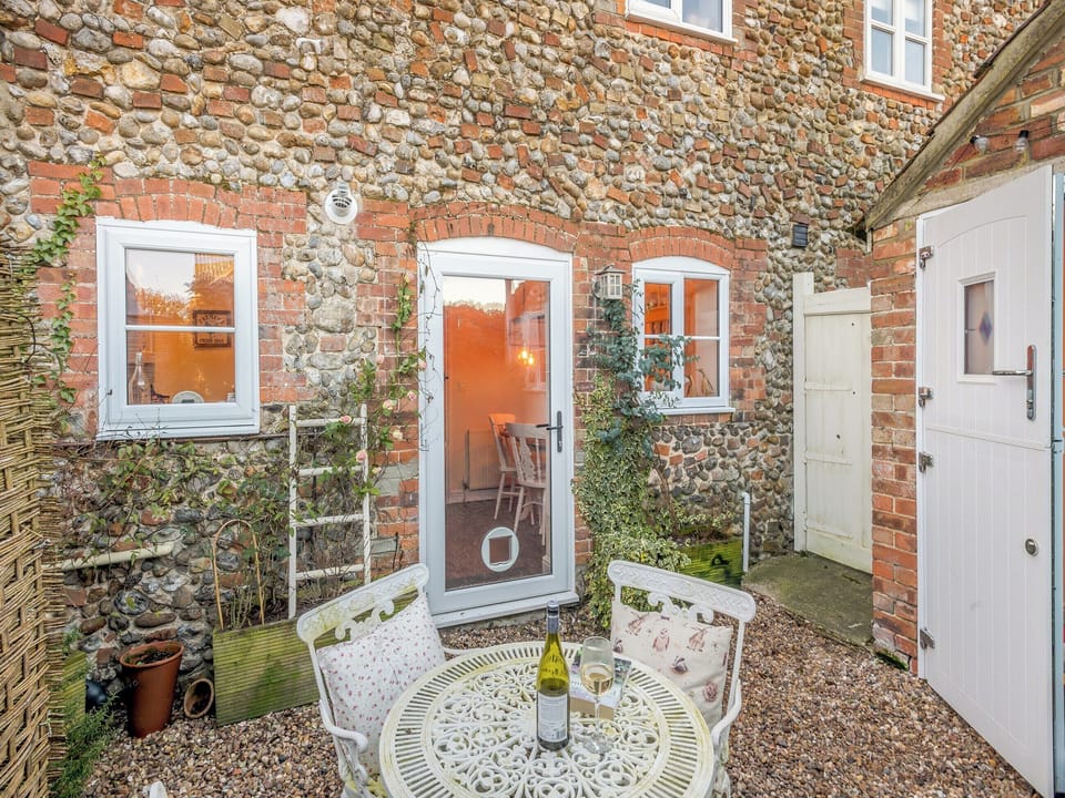 Courtyard | Rose Cottage, Baconsthorpe, near Holt