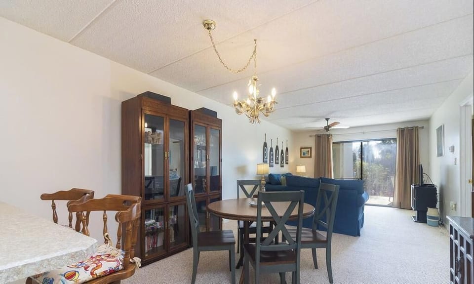 Island South Condominium 18 Dining and Living Area
