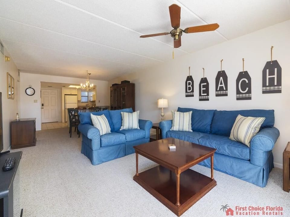 Island South Condominium 18 Living Room