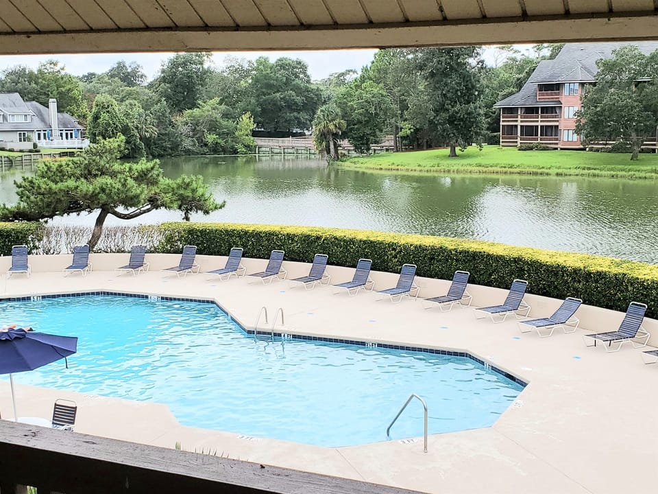 Private Laurel Court Pool
