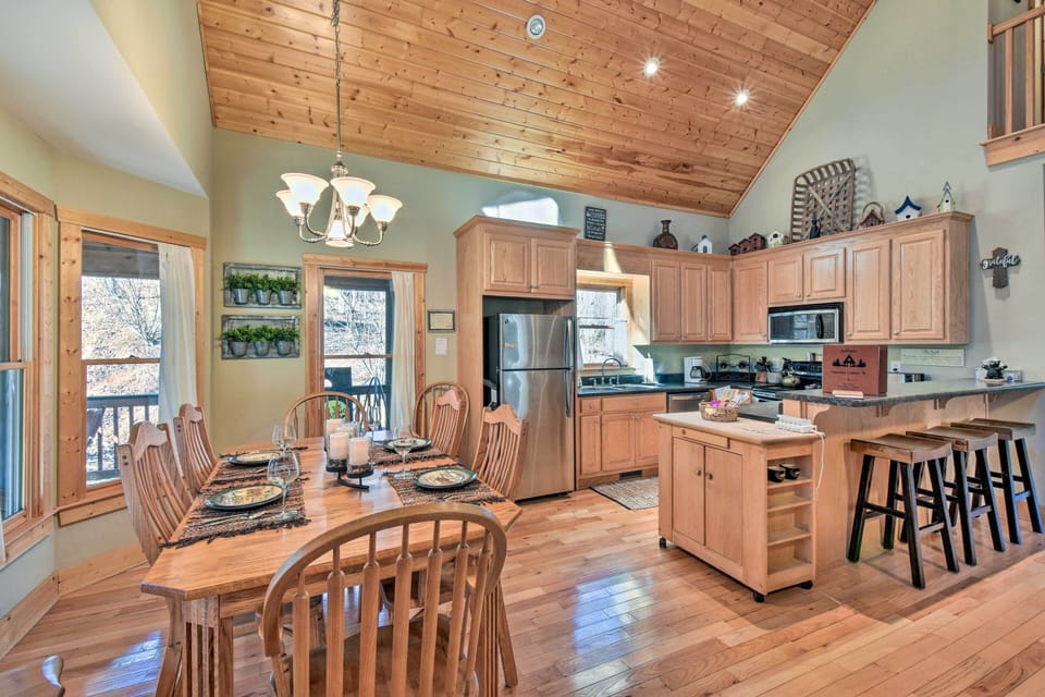 Kitchen | Free WiFi | Central A/C & Heating | Pet Friendly w/ Fee