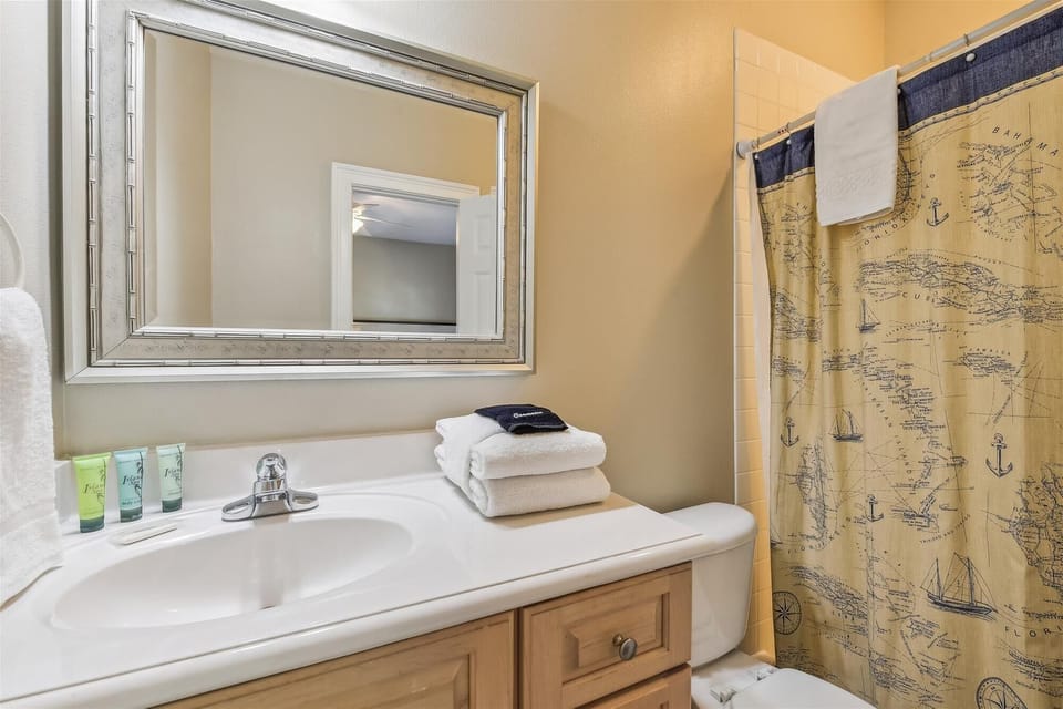 2nd Floor Full Size Bathroom with Tub/Shower Combo