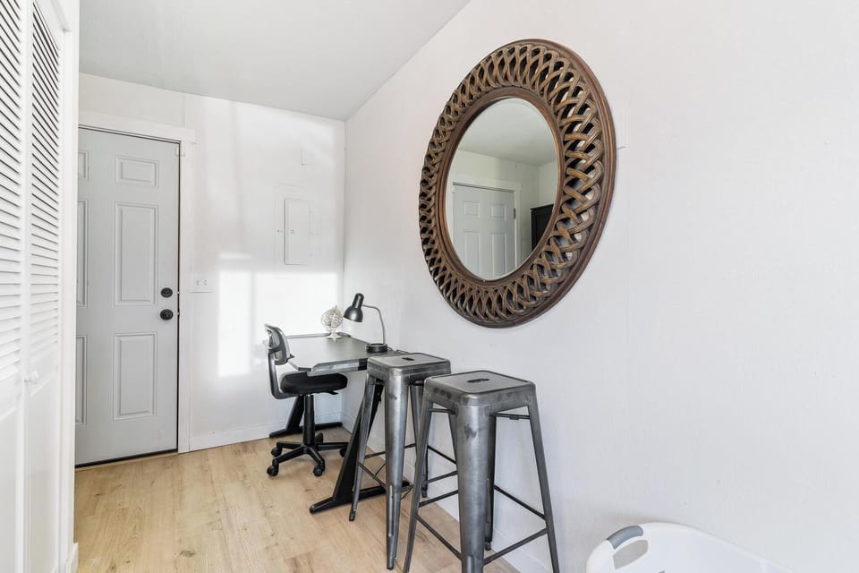 This is the work space with plenty of natural day light coming thru.