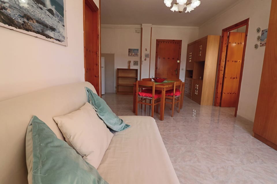 House, 1 Bedroom, City View | Living area