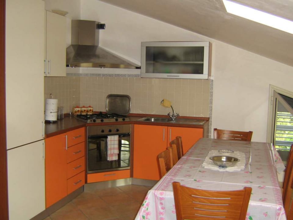 Apartment, 2 Bedrooms, Smoking, Balcony | Private kitchen