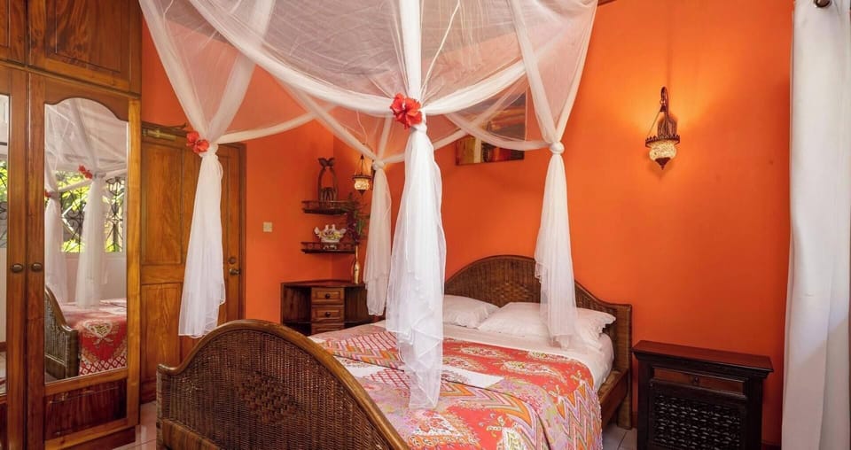 Room, 2 Bedrooms, Smoking, Garden View | 2 bedrooms
