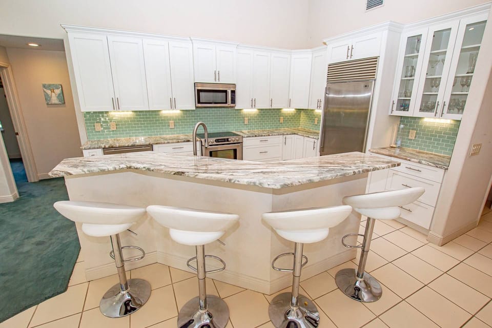 Granite countertops, high-end appliances and lots of space for cooking!