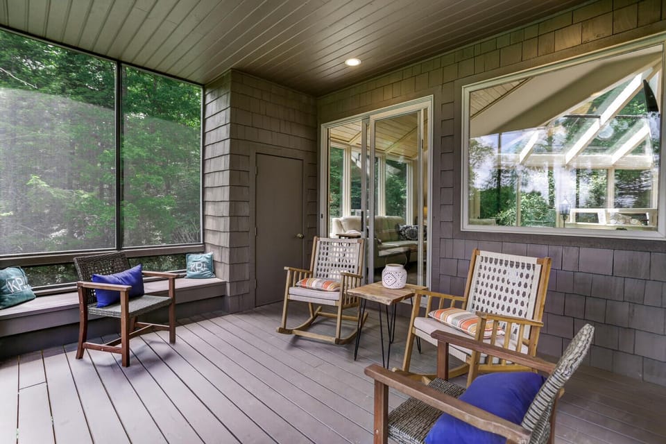 Covered Porch, Main Level