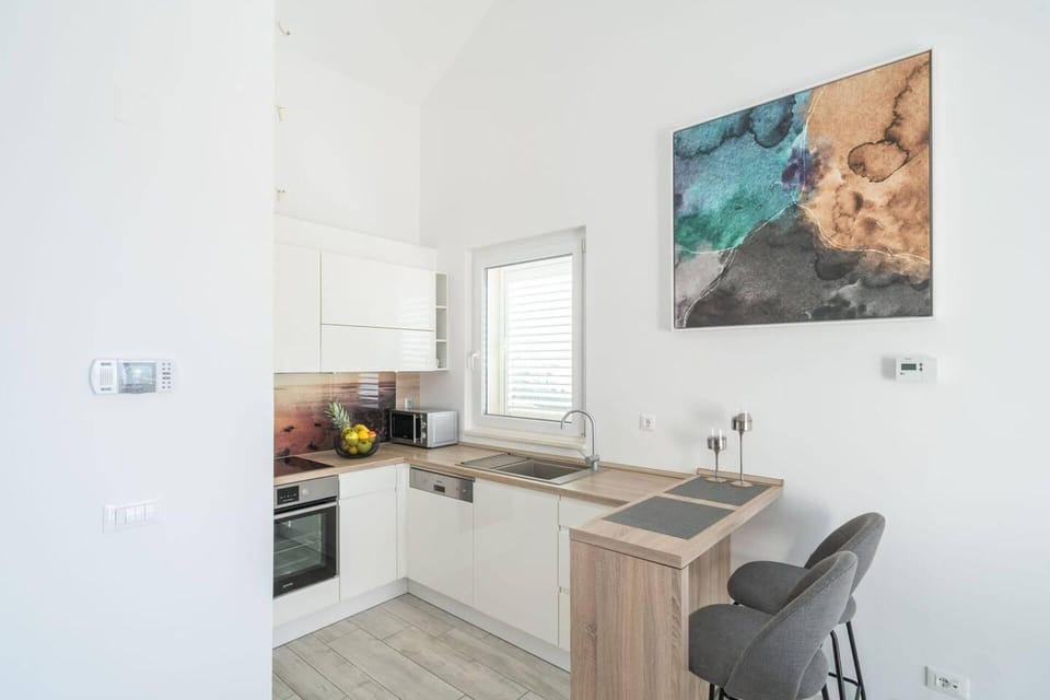 Apartment | Private kitchen | Fridge, microwave, oven, stovetop