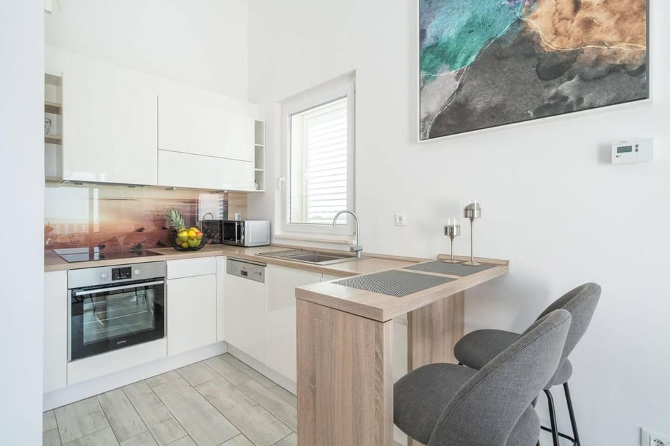 Apartment | Private kitchen | Fridge, microwave, oven, stovetop