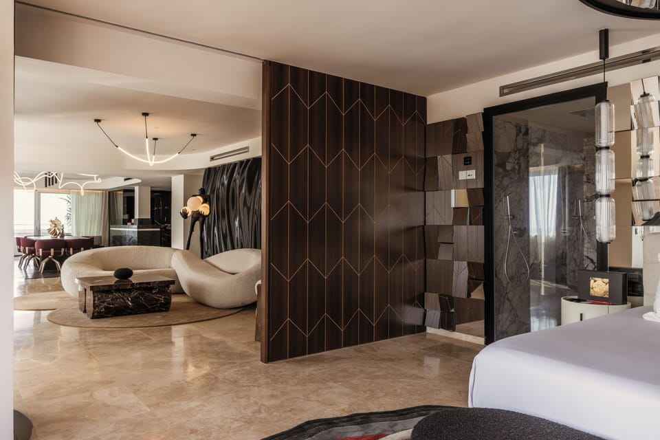 Premium bedding, minibar, in-room safe, desk