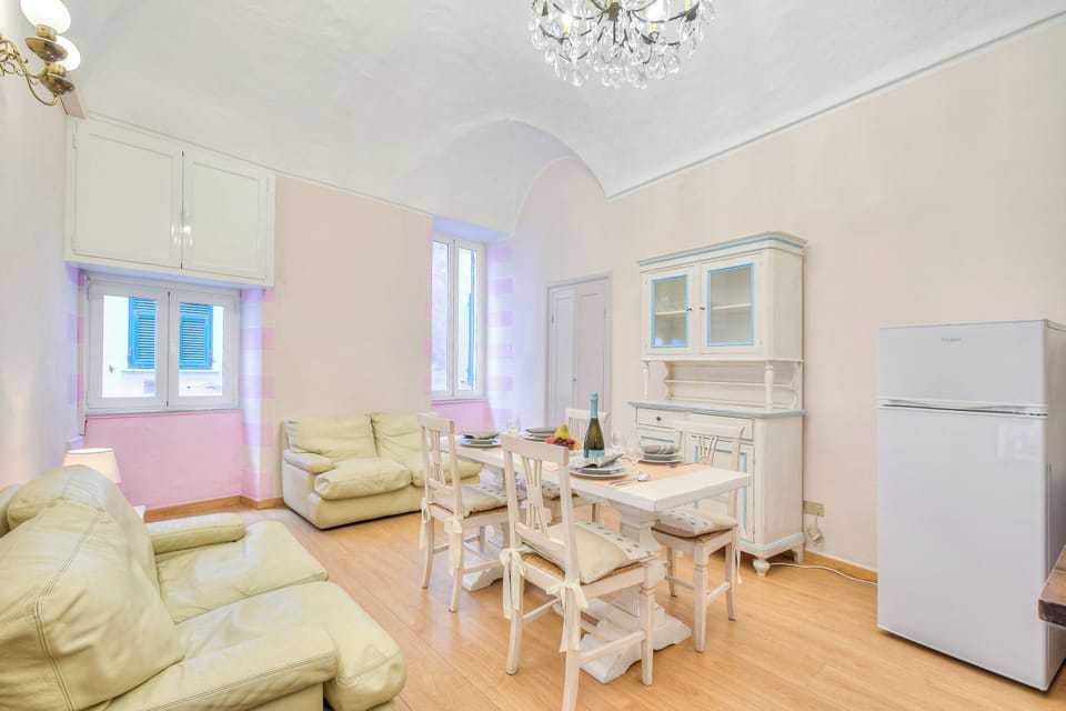 Family Apartment, Multiple Bedrooms, Sea Facing (Goccia Di Mare 50m From The Sea) | Interior