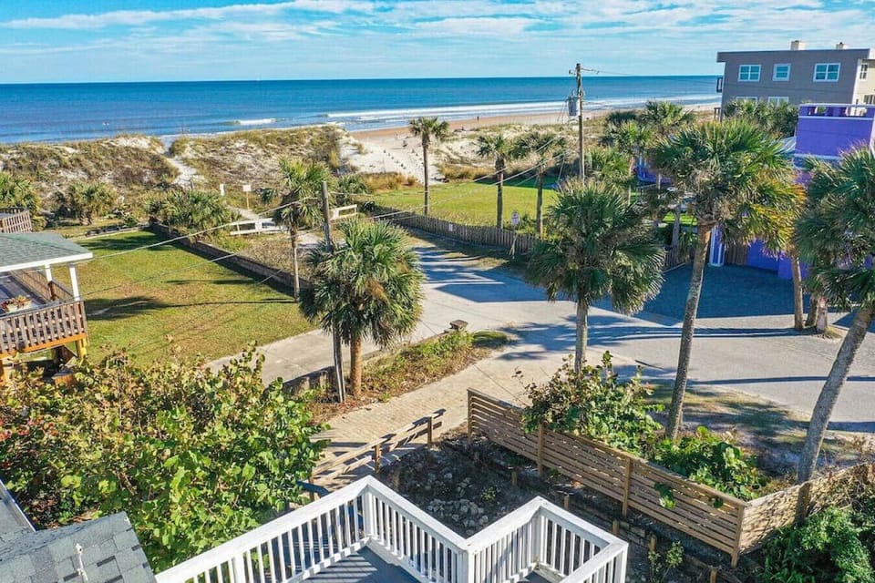 Beach views: your daily dose of ocean therapy