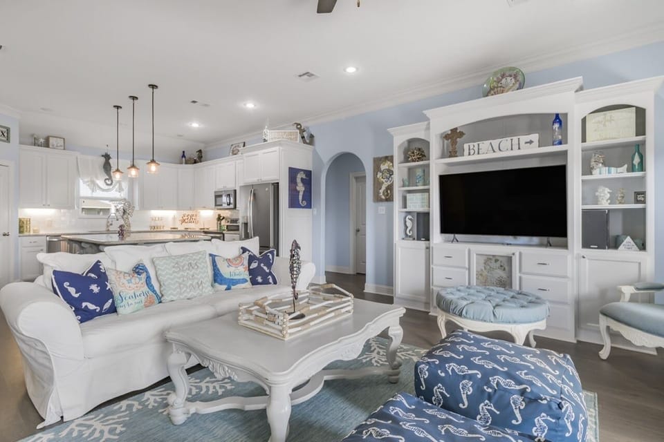 House, 4 Bedrooms | Living area | Smart TV, streaming services