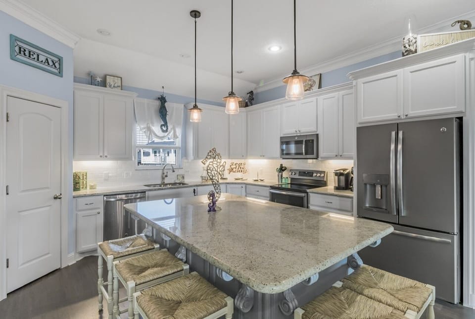 House, 4 Bedrooms | Private kitchen | Fridge, oven, coffee/tea maker, toaster