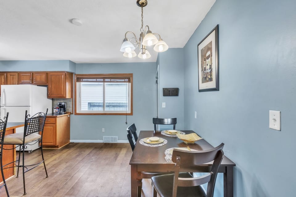 House, 3 Bedrooms | Dining