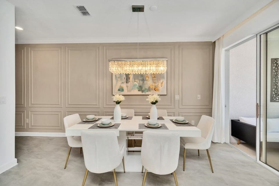 Townhome, 4 Bedrooms | Dining