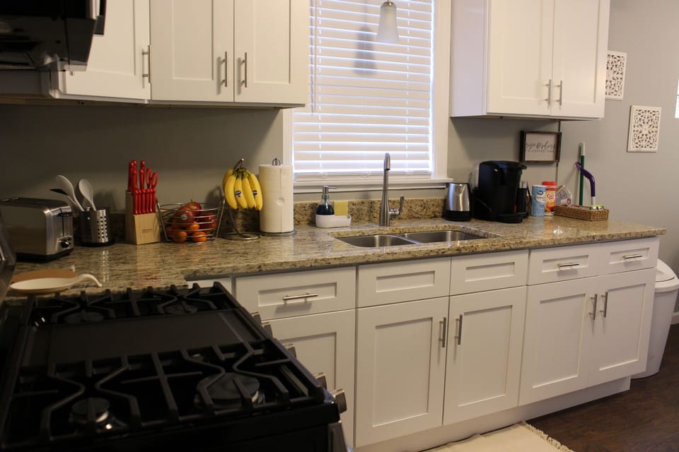 Full kitchen 
