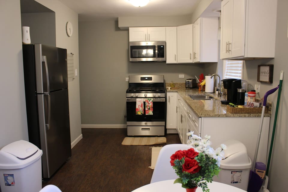 Full kitchen 